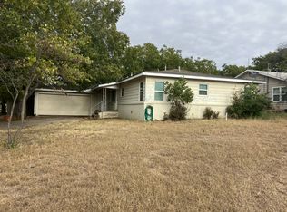 601 W Nelson St, Bowie, TX 76230