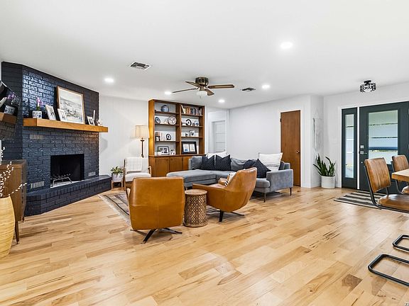 5th image of 534 Beverly Ln