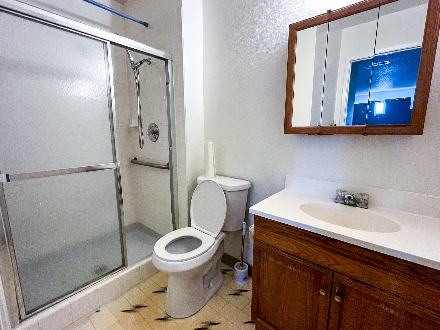 3 bed, 1220 sqft, $3,400 — Photo 2
