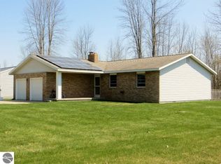 520 N 1st Ave, Tawas City, MI 48763