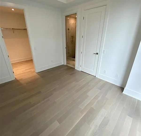 455 Wellington St W #701 — Photo 22