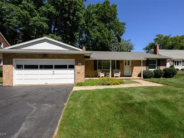 131 Maplecrest St SW, North Canton, OH 44720
