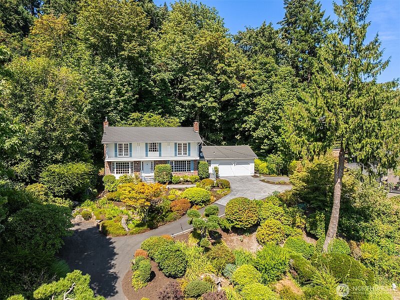 2nd image of 7921 E Mercer Way