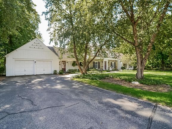 4th image of 414 Brookside Dr SE