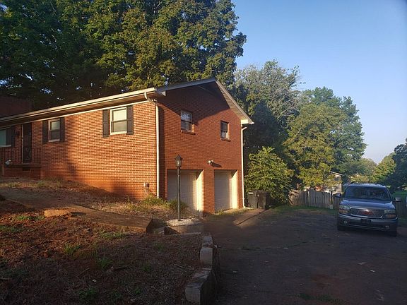 2nd image of 3412 Maryville Pike