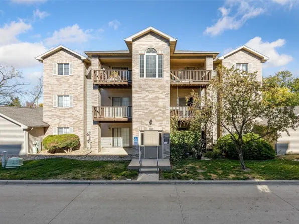 3028 Center Point Rd NE APT 202, Cedar Rapids, IA 52402