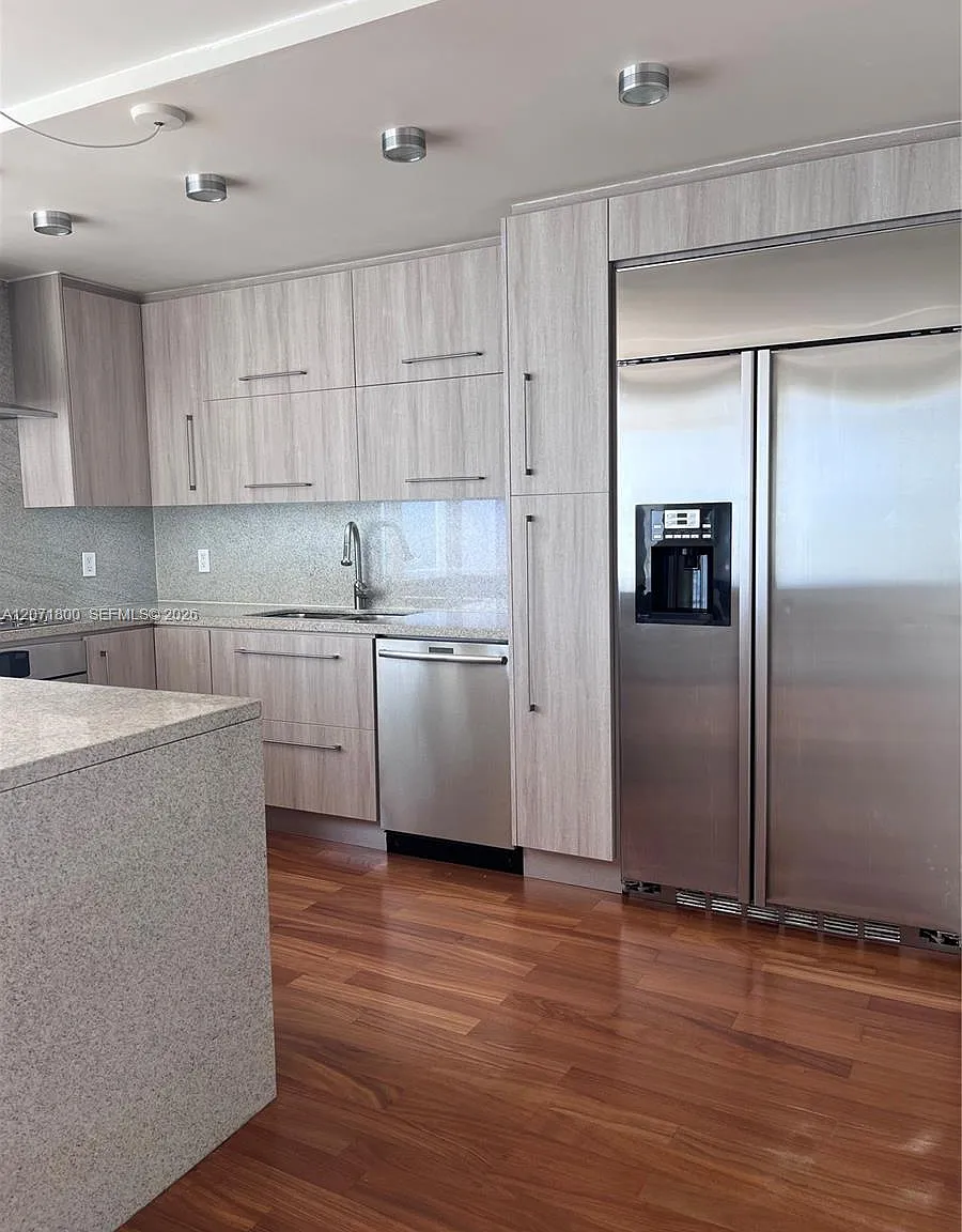 Casa Del Mar Condo — Photo 4