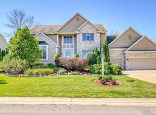 N74W16115 Stonewood Dr, Menomonee Falls, WI 53051