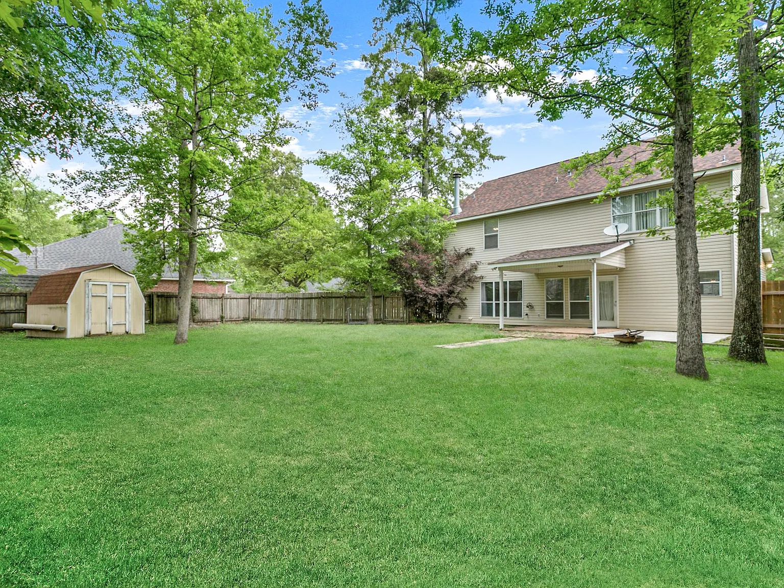 4 bed, 3.5 bath, 2107 sqft, $2,650 — Photo 3
