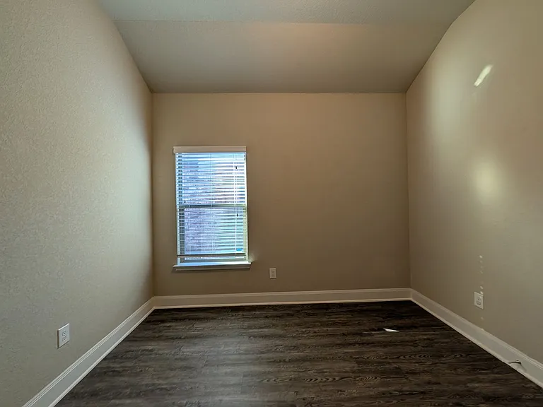 1209 Old FM 306 — Photo 17