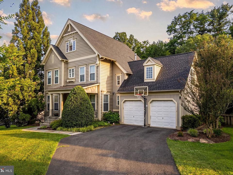 2nd image of 22409 Brook Point Way