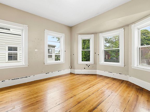 5th image of 31-33 Lothrop St