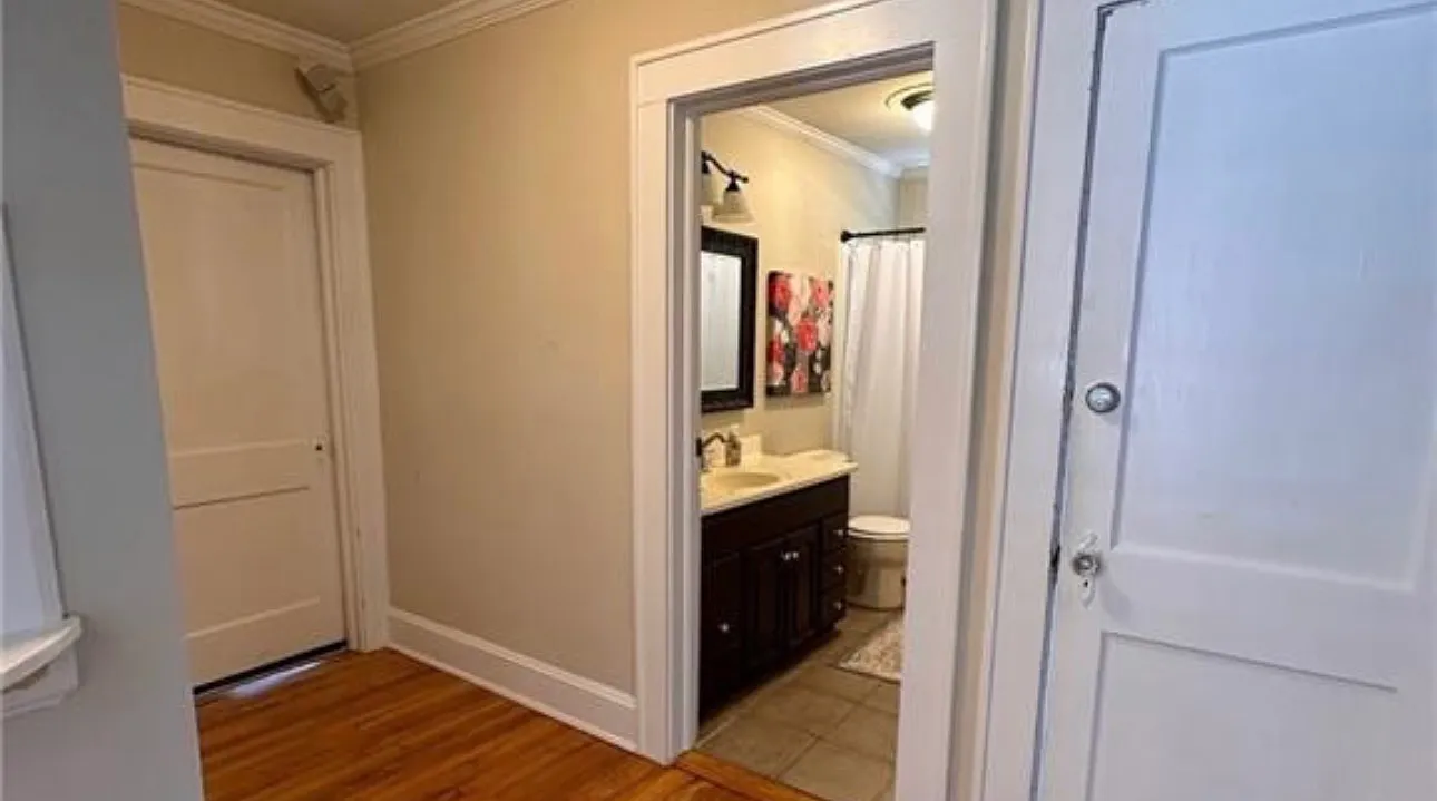 5 bed, 2124 sqft, $1,800 — Photo 3