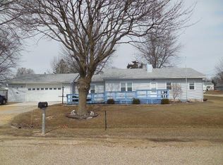 112 E Adams St, Milledgeville, IL 61051