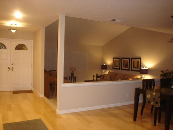 Open floor plan- sunken living room and separate dining