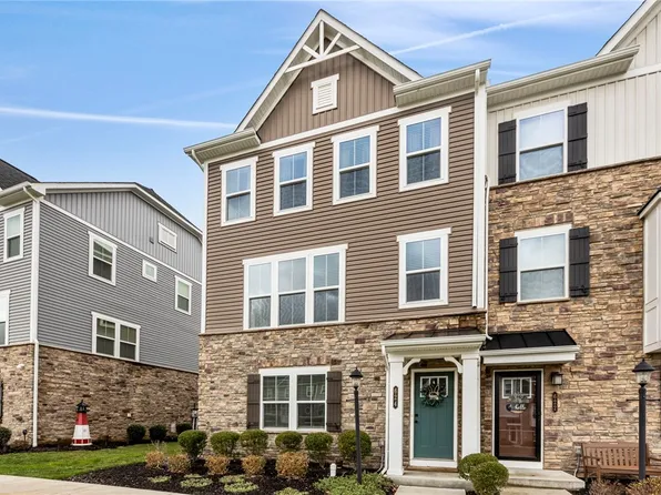 624 Amarth Ln, Cranberry Township, PA 16066