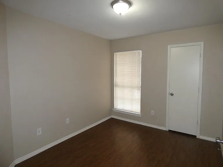 Meadowbrook Dr — Photo 5