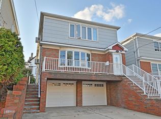 473 Avenue E, Bayonne, NJ 07002