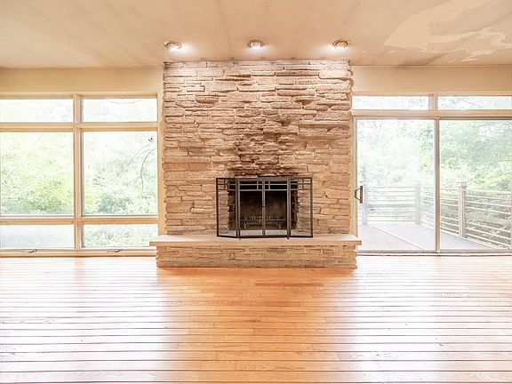 4th image of 341 Hickory Haven Dr E