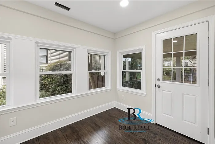 1443 Mimosa Cir SE — Photo 11