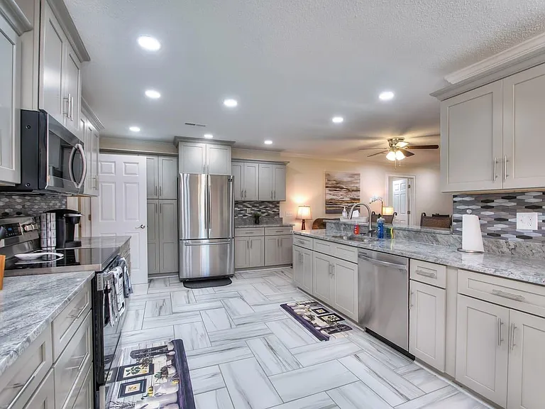 15 Pembroke Ct — Photo 6