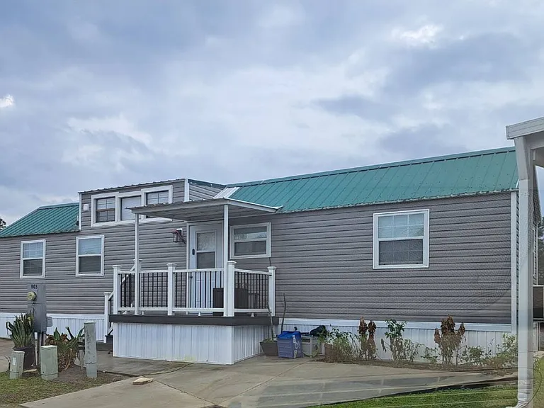 6184 Parkway E — Photo 1