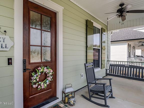 3rd image of 213 White Harbor Rd