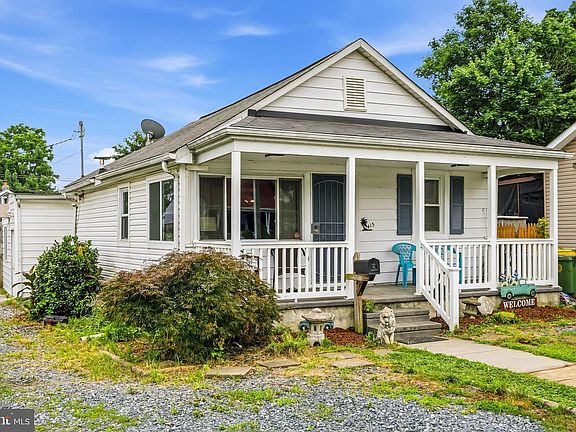 3rd image of 413 Orchard Ave