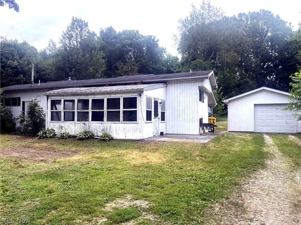 4300 Creek Rd, Conneaut, OH 44030