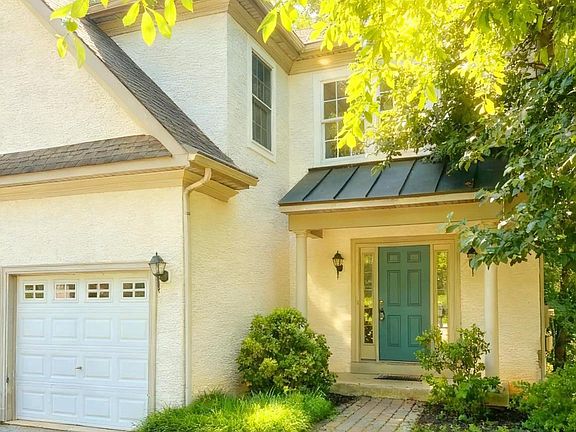 2nd image of 522 Raspberry Ln