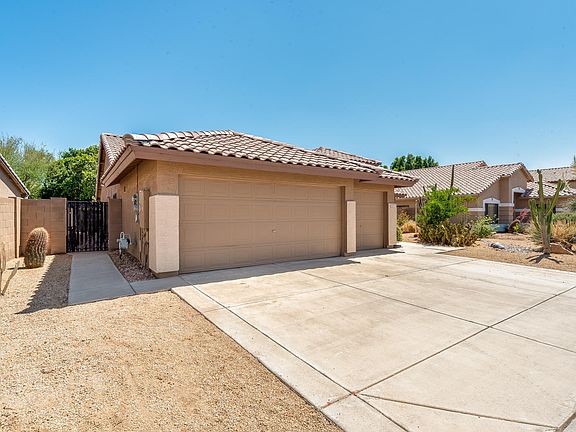 2nd image of 1615 E Montoya Ln