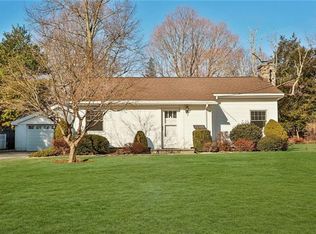 8 Roy Pl, Valhalla, NY 10595