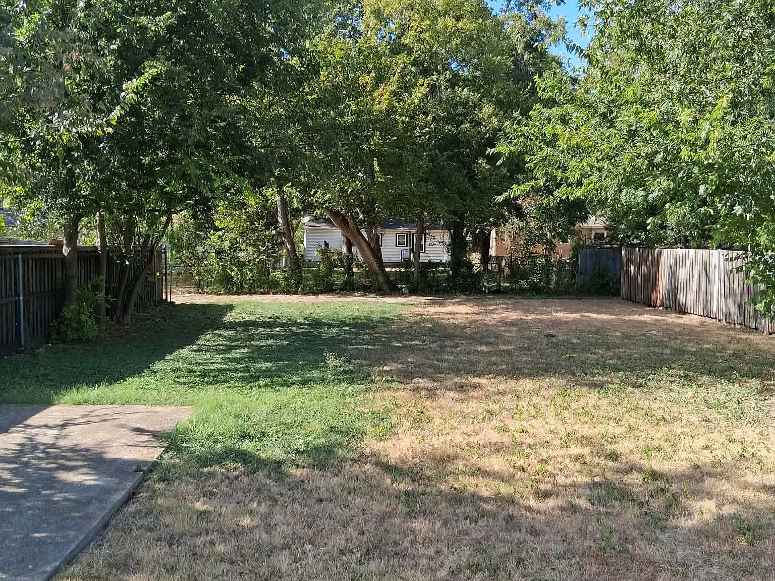3 bed, 1.5 bath, 1176 sqft, $1,850 — Photo 3