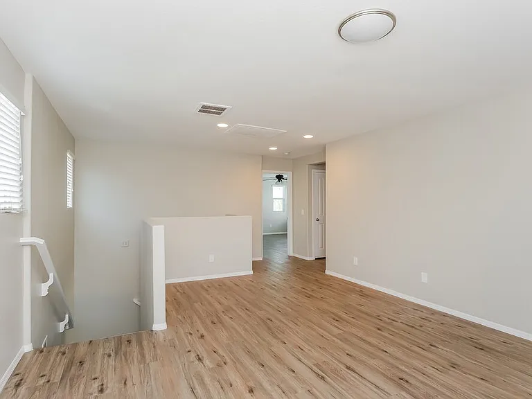 825 S Swallow Ln — Photo 10