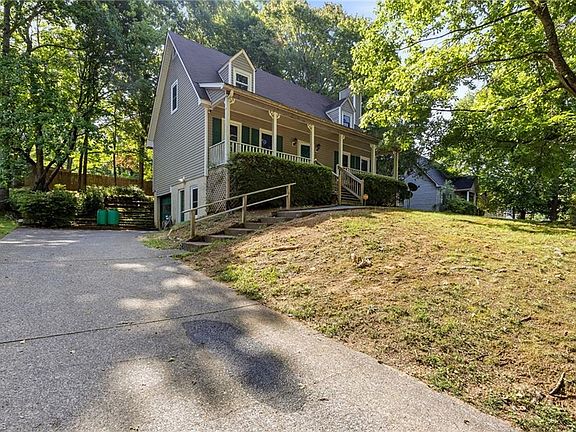 4th image of 5041 Hutchins St