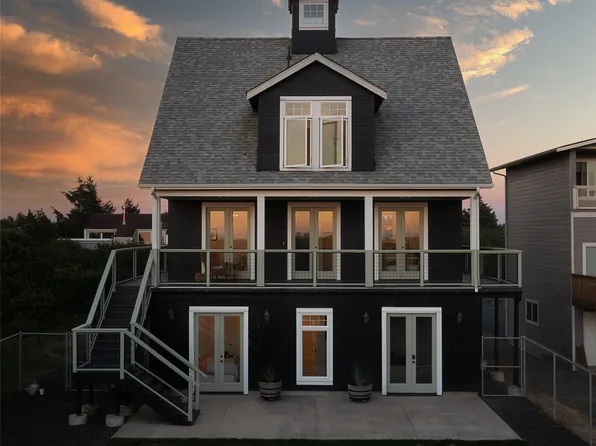577 Sand Dune Avenue SW, Ocean Shores, WA 98569