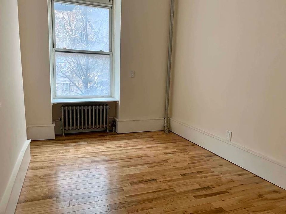 1st image of 451 W 36th St APT 1A
