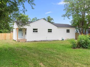 2307 Scott St, La Marque, TX 77568