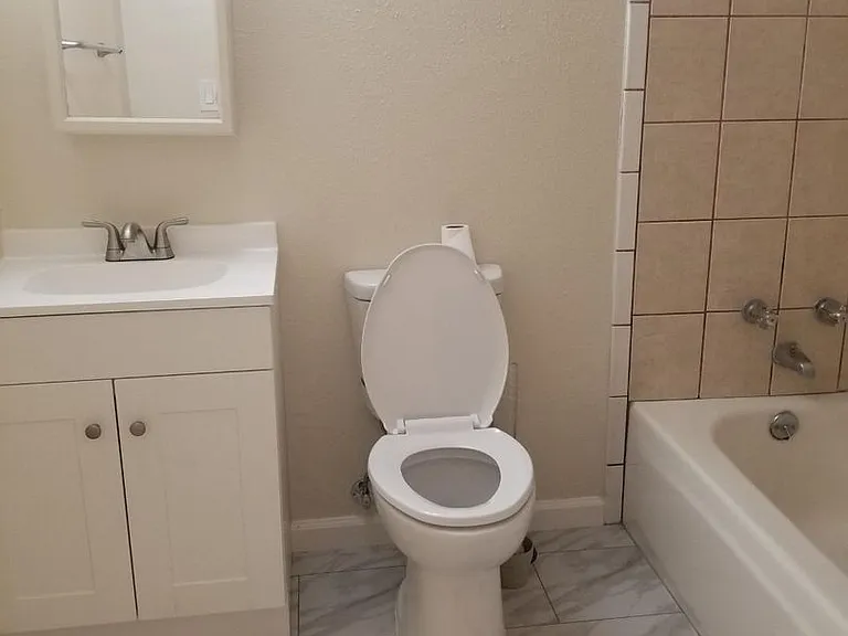 1808 W Rumble Rd — Photo 8