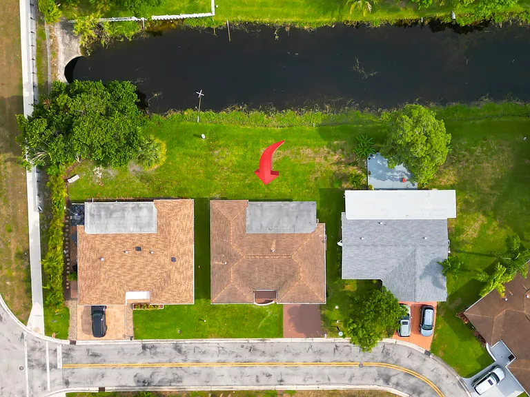7180 NW 10th Ct — Photo 29