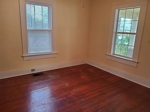2nd image of 1110 Mimosa Dr