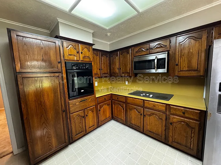 6300 Brookside Dr — Photo 24