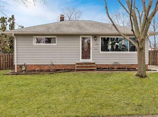 490 E 319th St, Willowick, OH 44095