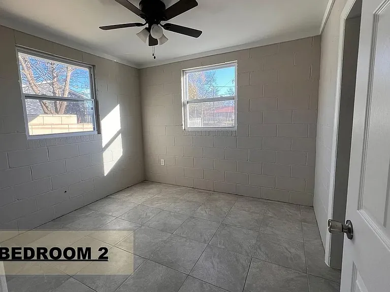 2447 Gervais St #B — Photo 10