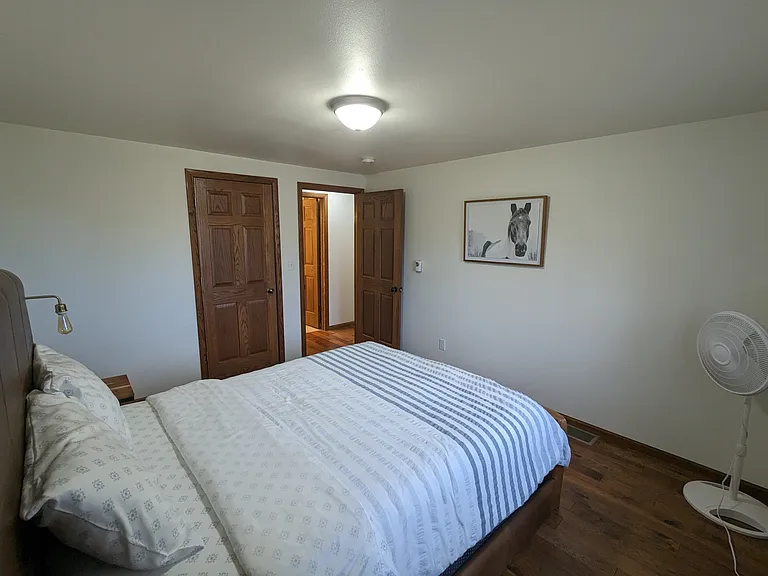 Bed Room 2 upper level queen Bed