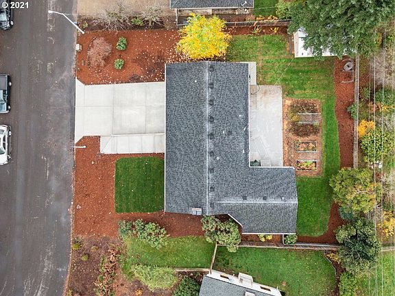 4th image of 8019 NW Old Orchard Dr