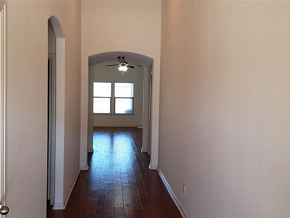 2nd image of 319 Crosscreek Dr