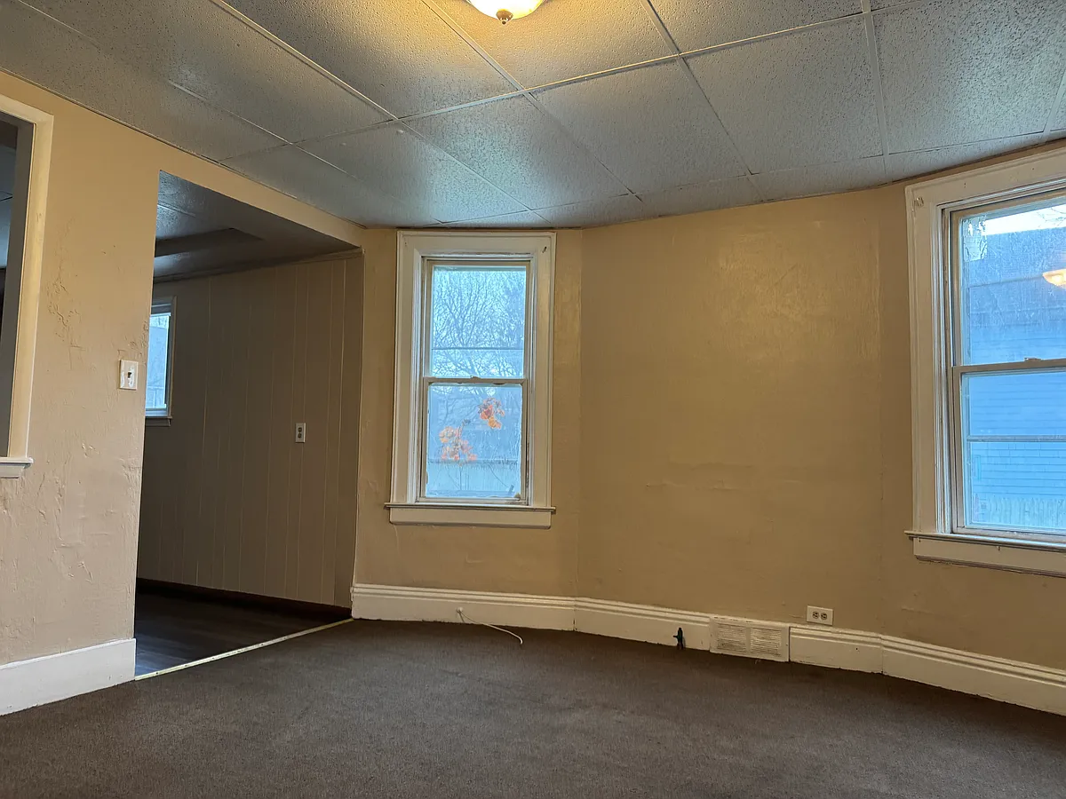Building Photo - 27 Moselle St #1
