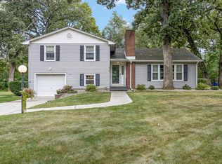 415 Fairview Ave, Crown Point, IN 46307