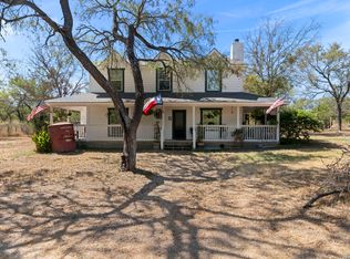 695 Fox Trotter Rd, Seguin, TX 78155